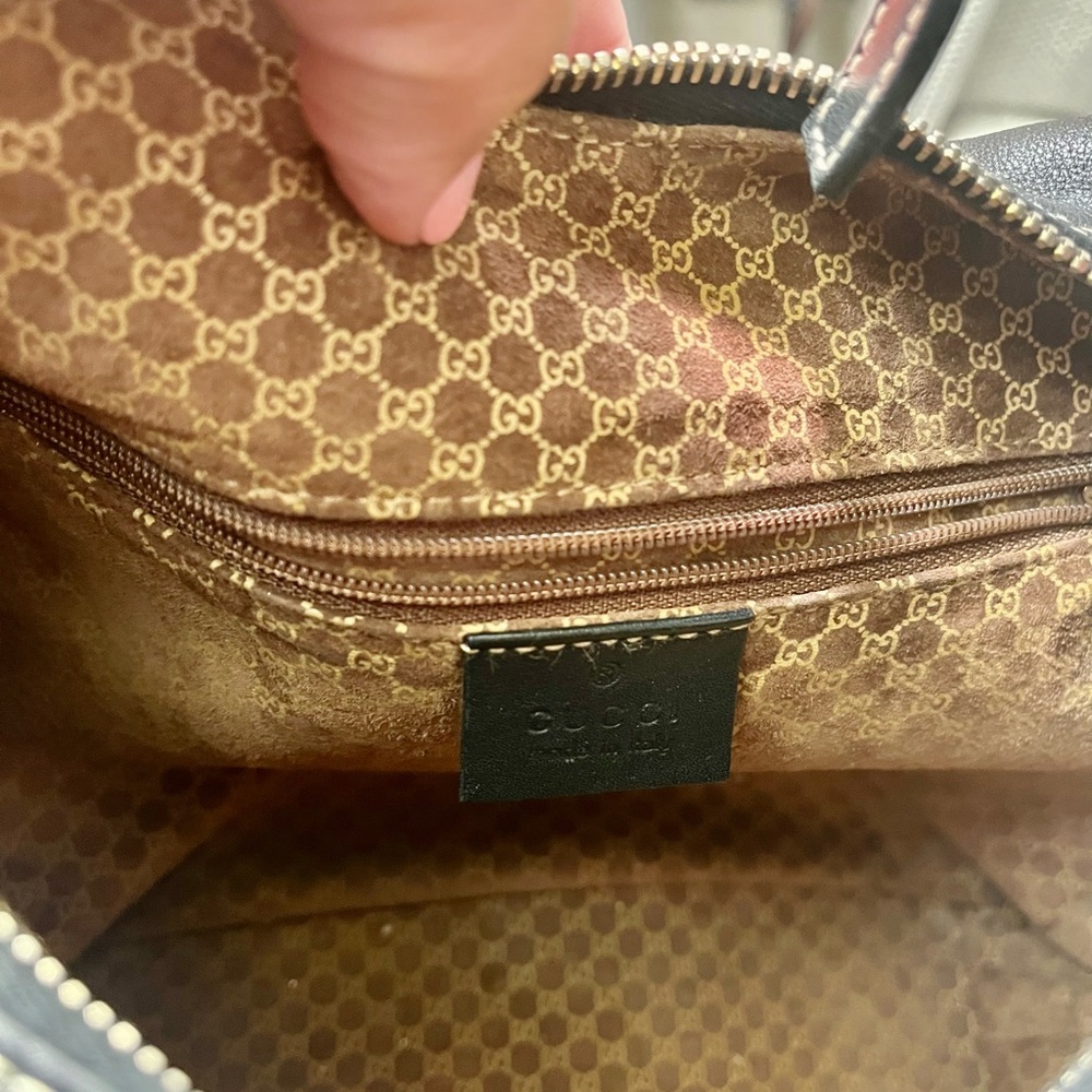 Gucci black leather bucket bag double zipper
